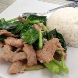 ข้าวคน้าหมูผัดน้ำมันหอย