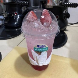 สตรอว์เบอร์รีโซดา