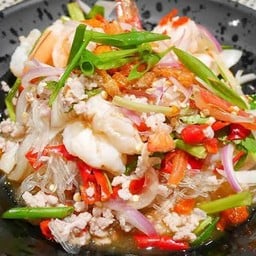 ส้มตำ ยำ กล้วยทอด
