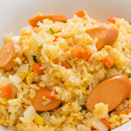 ข้าวผัดไส้กรอก