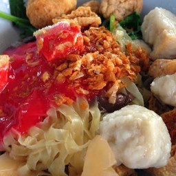 ก๋วยเตี๋ยวเย็นตาโฟแห้งลูกชิ้นแคะ