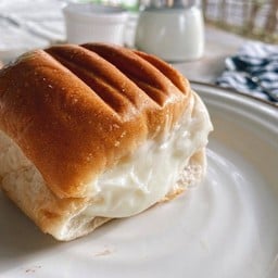 ขนมปังปิ้งนมสด