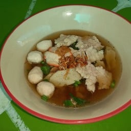 ปัง - ปัง ก๋วยเตี๋ยวหมูเด้ง จ้าวเก่า - หน้าอนามัยบ้านบัว