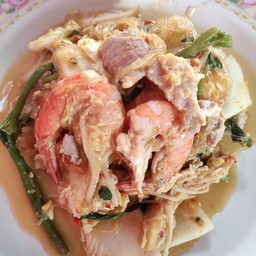 สุกี้แห้งกุ้งหมู