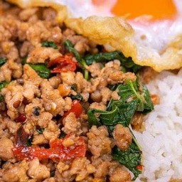 ผัดกะเพราเห็ด+หมูสับ ราดข้าว