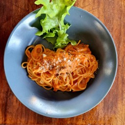 สปาเก็ตตี้ครีมชีส (stir fried spaghetti with cheese cream)