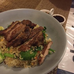 ข้าวผัดหมูย่าง