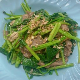 ผัดคะน้าใส่ไข่