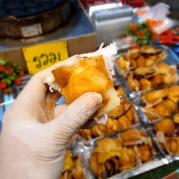 ขนมครกไส้ทะลักอร่อยเหาะ