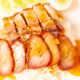 ข้าวหมูแดง+หมูกรอบ
