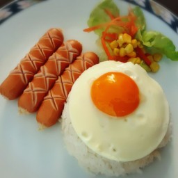 ข้าวไส้กรอก ไข่ดาว