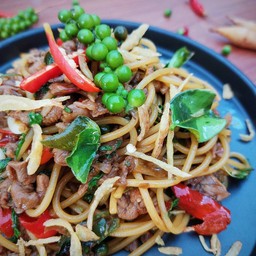 สปาเก็ตตี้ขี้เมาเนื้อกรอบ