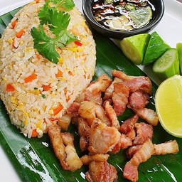 ข้าวผัดเบคอน
