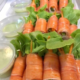 สลัดโรล by มาดาม