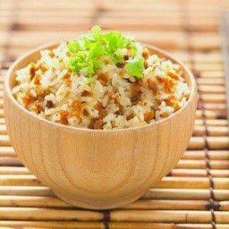 ข้าวผัดกระเทียม