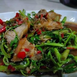 ผัดผักกะเฉดน้ำมันหอย