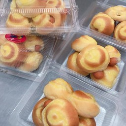 ขนมปังไส้กรอกหมู