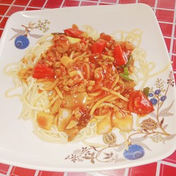 สปาเก็ตตี้ผัดซอสมะเขือเทศหมูสับ
