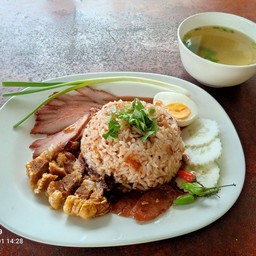 Moo Grob แยกมาบข่า