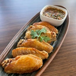 ปีกไก่ทอดน้ำปลา