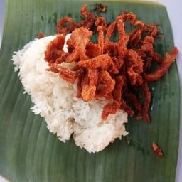 ข้าวเหนียว หมูทอดเชียงราย