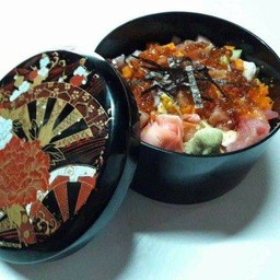 ข้าวหน้าปลาดิบรวม