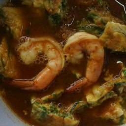 แกงส้มชะอมไข่กุ้งสด