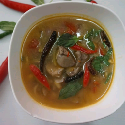 ต้มยำเครื่องในไก่