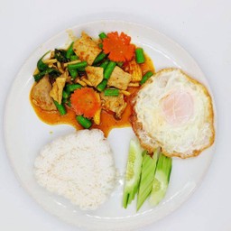 5ผัดพริกแกงราดข้าว