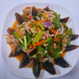 ยำไข่เยี่ยวม้า