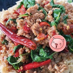 มาม่ากะเพราหมูสับขุนช้าง