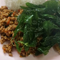 ไข่เยี่ยวม้ากะเพรากรอบเป็นกับ