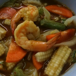 แกงส้มผักรวมกุ้งสด