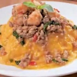 ข้าวไข่ข้นกะเพราหมูสับ