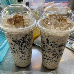เฉาก๊วยนมสดเย็น