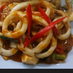 ปลาหมึกผัดไข่เค็ม