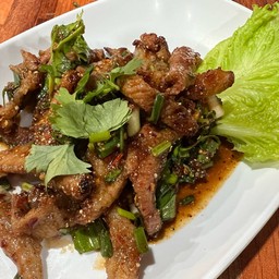 น้ำตกคอหมูย่าง