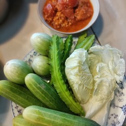 น้ำพริกอ่อง ผักรวม
