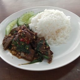 กะเพราเนื้อตุ๋น