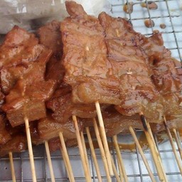 หมูปิ้งสมุนไพรนมสด (เจ้าดั้งเดิม)