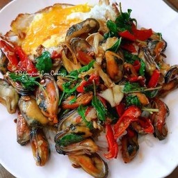 ข้าวกะเพราหอยแมลงภู่