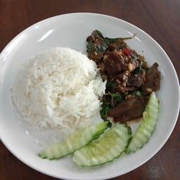 กะเพราหมูตุ๋น