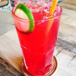 แดงมะนาวโซดา (แยกน้ำแข็ง)