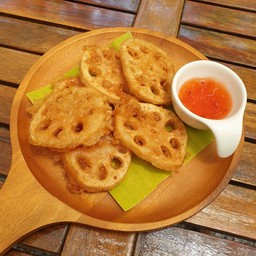 รากบัวทอด (Crispy Lotus Root)