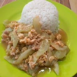 แตงกวาผัดไข่