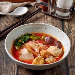 ก๋วยเตี๋ยเย็นตาโฟลูกชิ้นแคะ