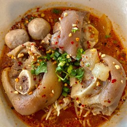 เตี๋ยวขาหมู(คากิ)