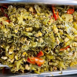ผัดผักกาดดองไก่