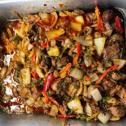 ผัดกระเพราเครื่องในไก่