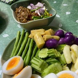 ปลาร้าผัดหมูไข่ต้ม